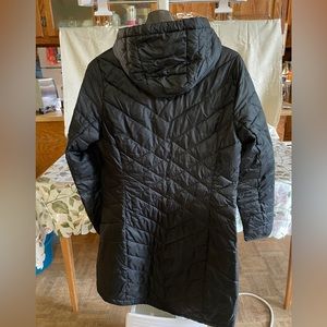 Löle Primaloft long puffer jacket. Size woman medium. Color, black